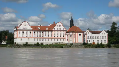 Schloss Neuhaus am Inn